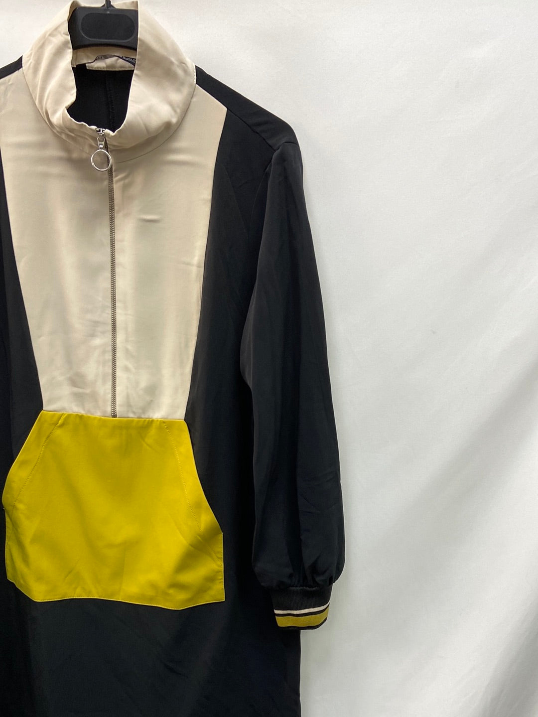 ZARA.Vestido corto tricolor T.M