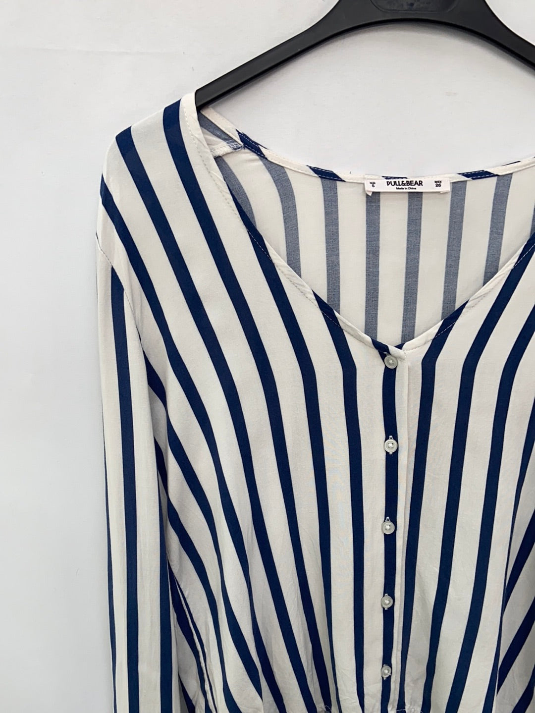 PULL&BEAR.Blusa blanca rayas azules T.S