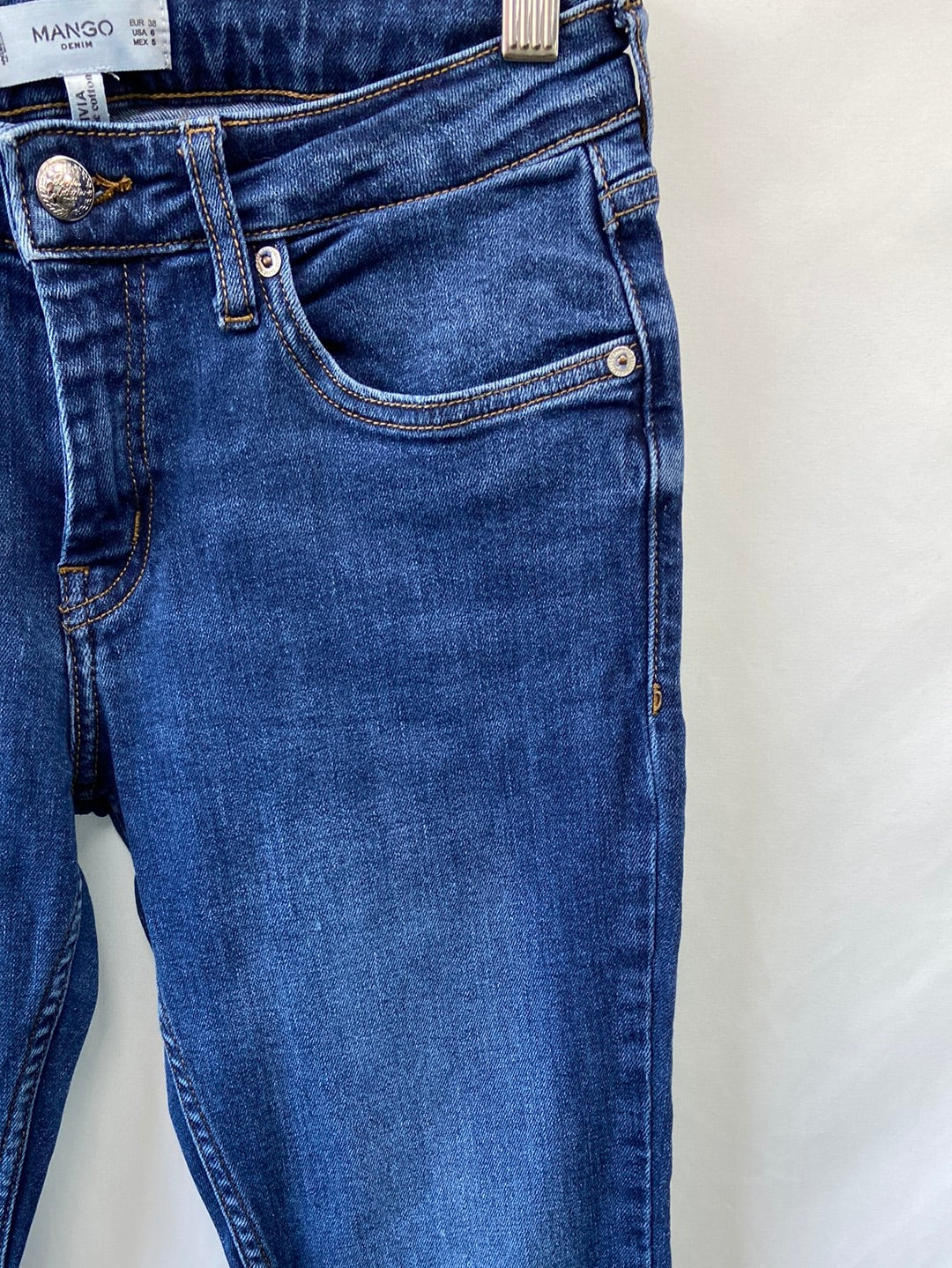 MANGO.Pantalones pitillo clásicos T.38