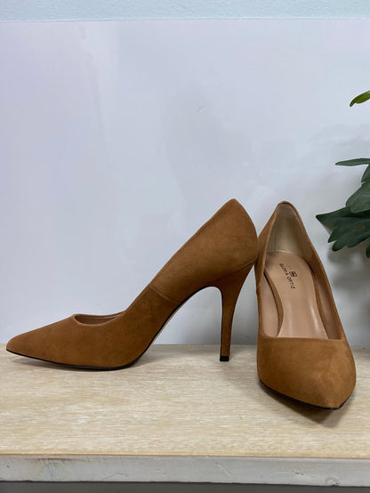 GLORIA ORTIZ.Stilettos camel T.40