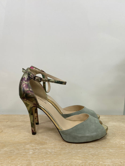 MENBUR.Multicolor heels size 37