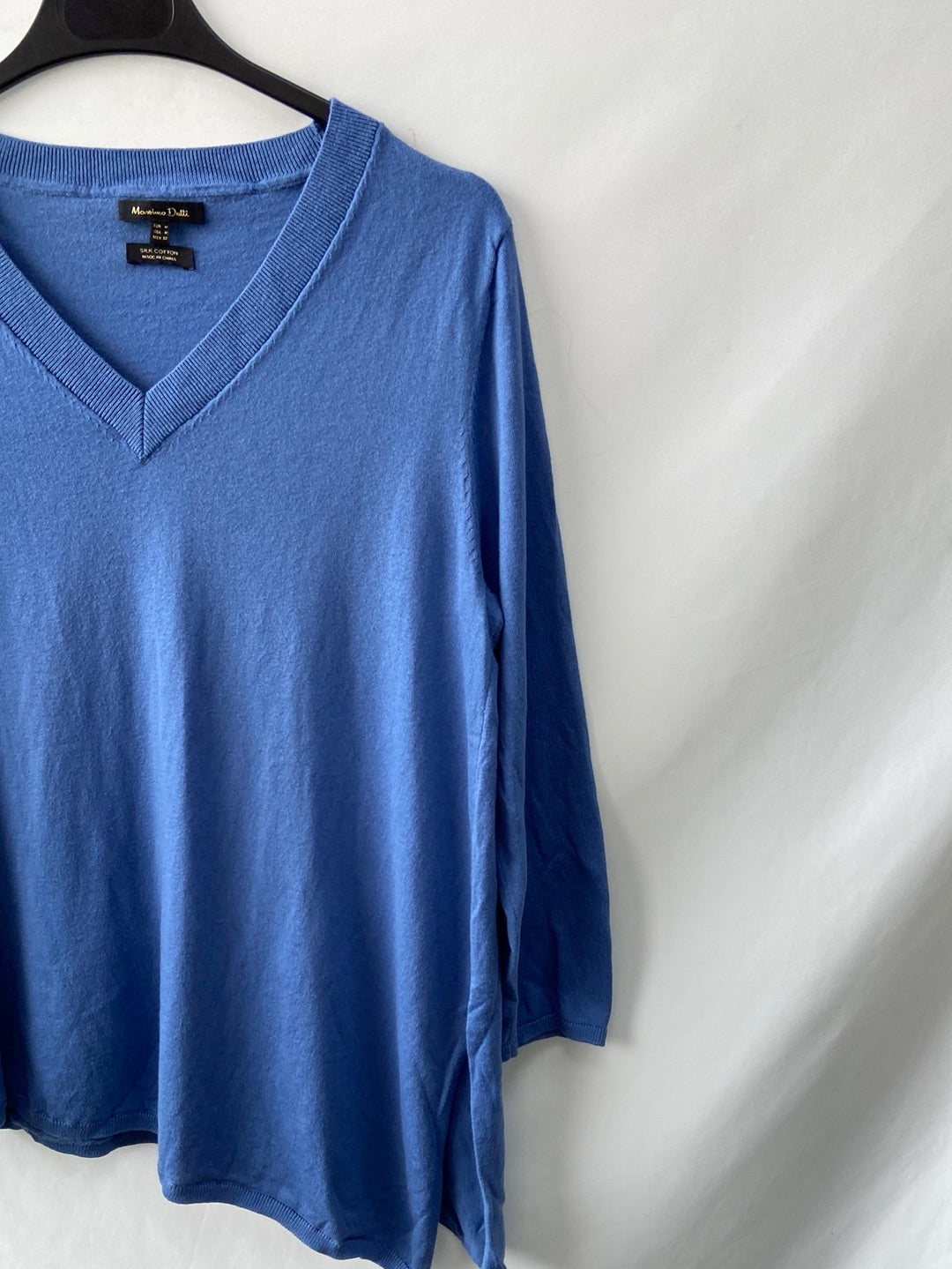 market.MASSIMO DUTTI. Jersey azul asimetrico T.m
