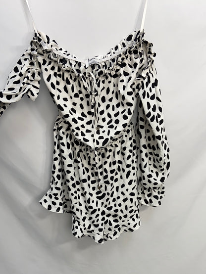 RUNAWAY.Mono blanco y negro con mangas T.s