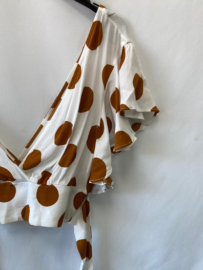 FOREVER21.Croptop blanco con lunares beiges T.S