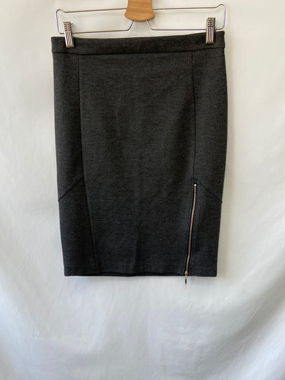 GATTA. Tl elastic gray skirt
