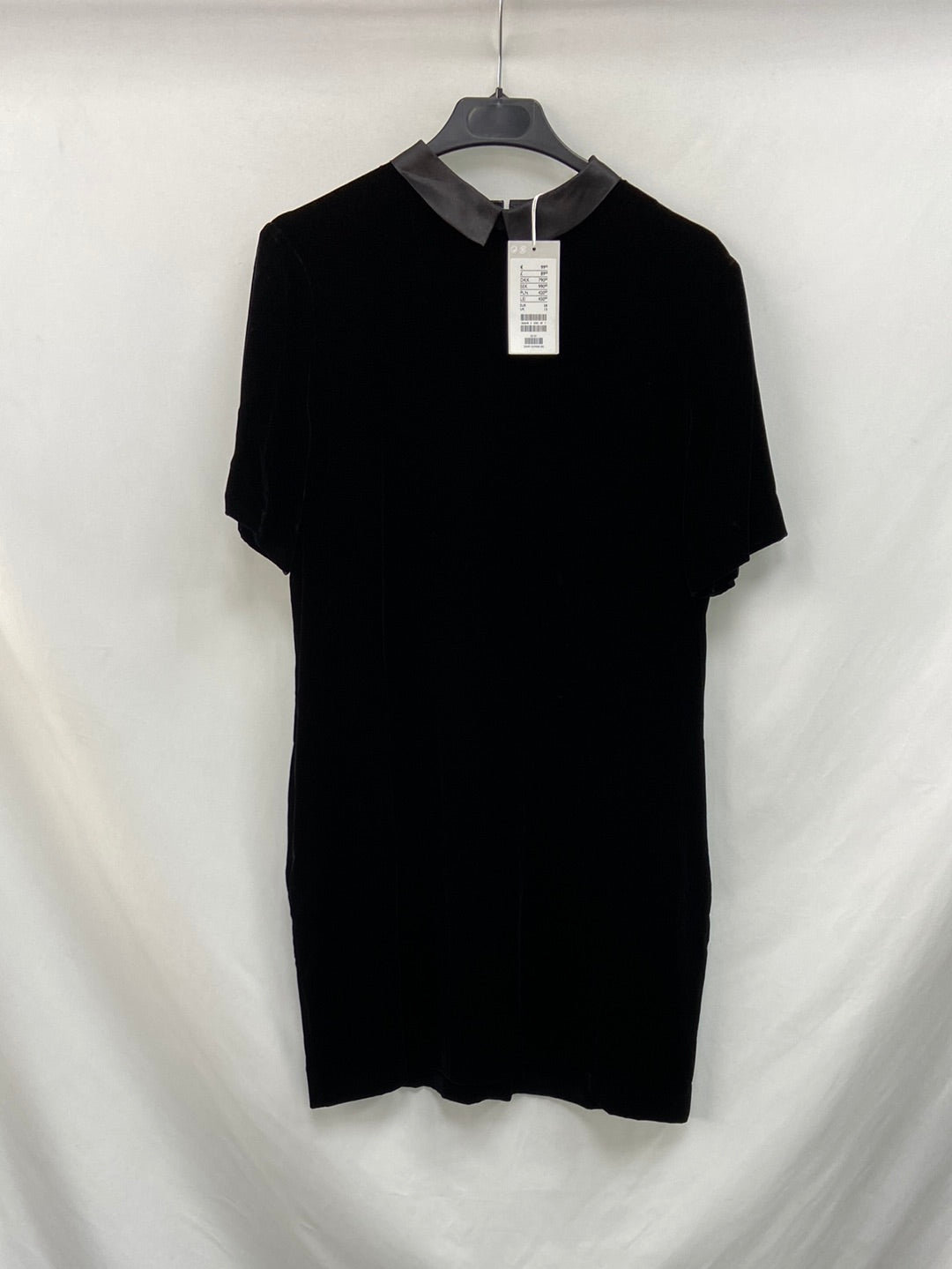 COS. Short velvet dress S.38