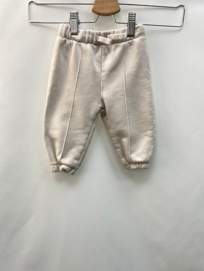 ZARA.Pantalones 6-9 meses
