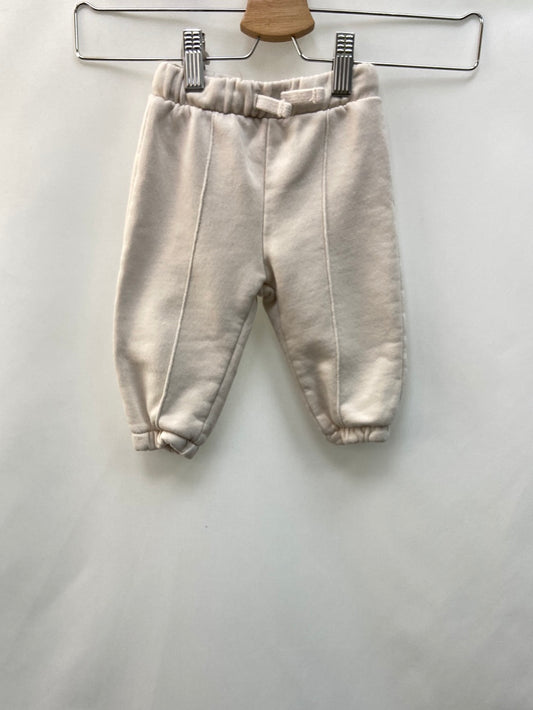 ZARA.Pantalones 6-9 meses