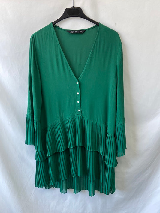 ZARA.Vestido verde volantes plisados T.M