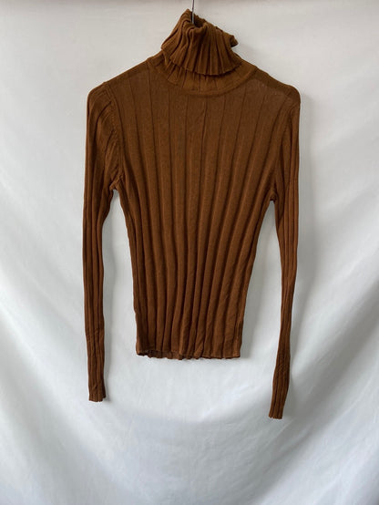 ZARA.Jersey punto camel cuello vuelto T.s