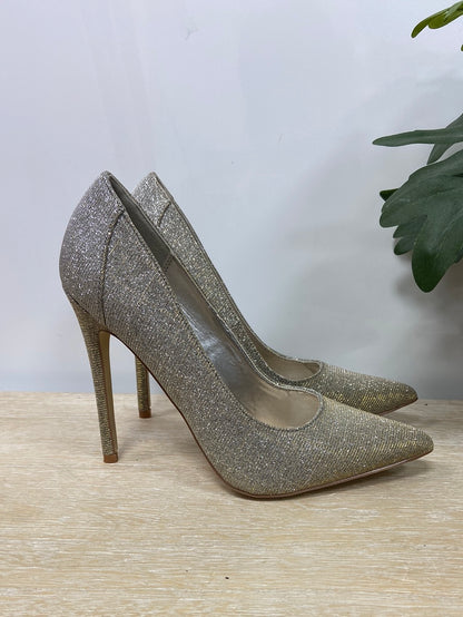 JUST FAB. Silver Stiletto 38