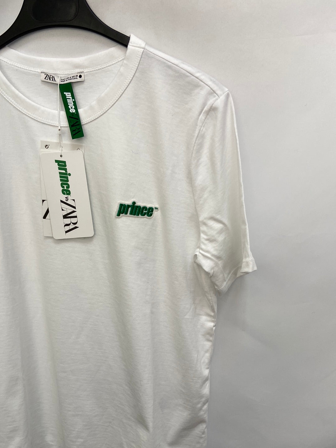 ZARA.Camiseta blanca básica  T.s prince