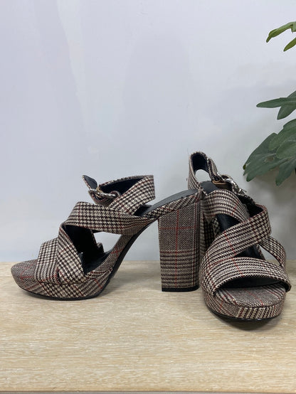 PULL&BEAR.Tacones pata de gallo T.37