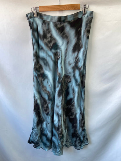 MASSIMO DUTTI. falda azul estampada satinada T.40