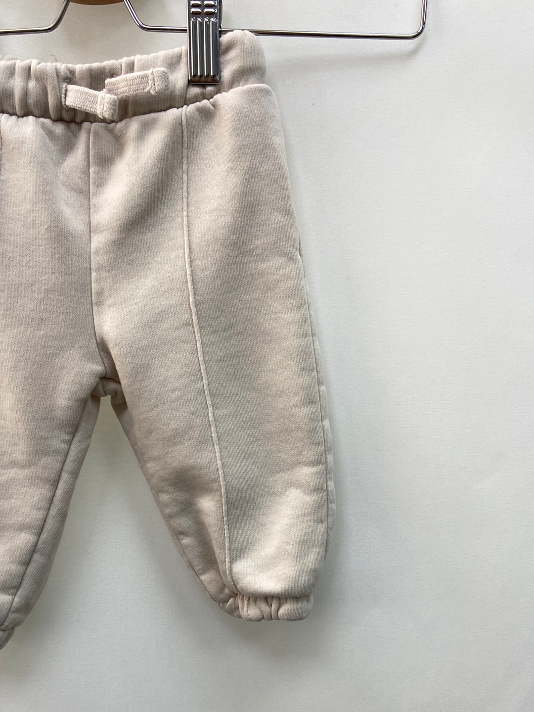 ZARA.Pantalones 6-9 meses