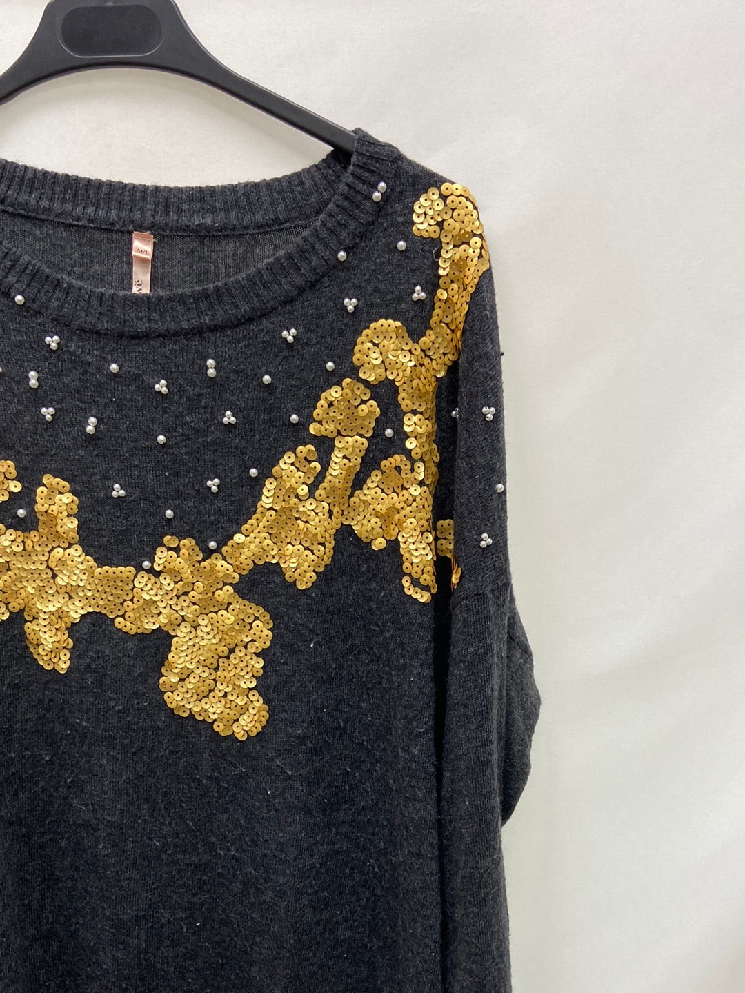 SWEEWË.Jersey gris lentejuelas y perlas T.M/L