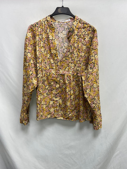 MANGO. Camisa negra flores T.s