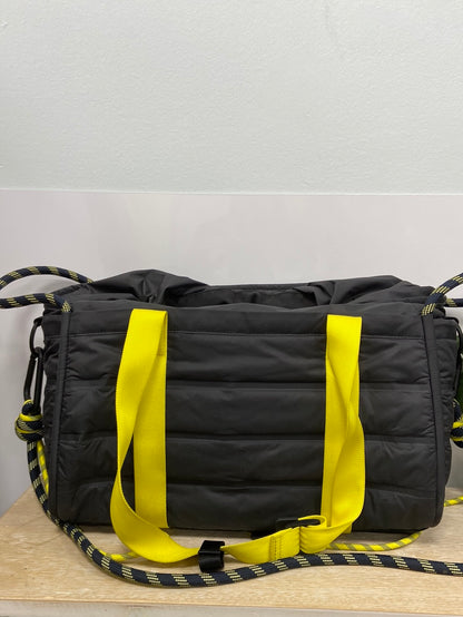 LULULEMON.Bolsa deportiva acolchada
