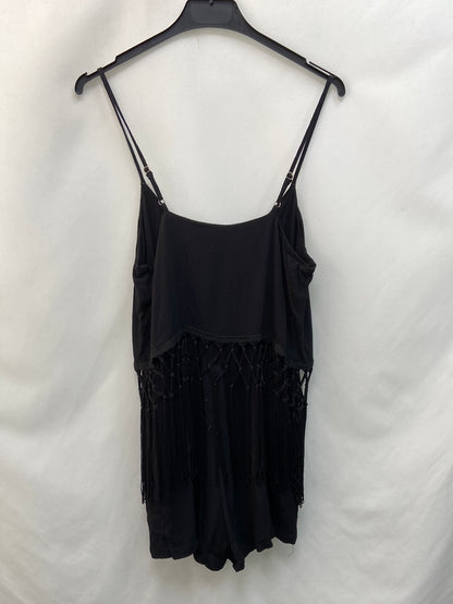 NEW LOOK.Mono corto negro flecos T.36