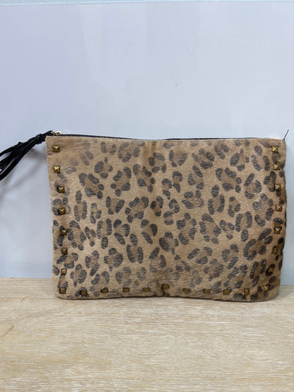 LEFTIES.Cartera de mano animal print mediana