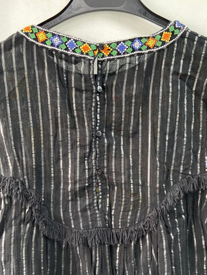 ZARA.Top negro bordado T.XS