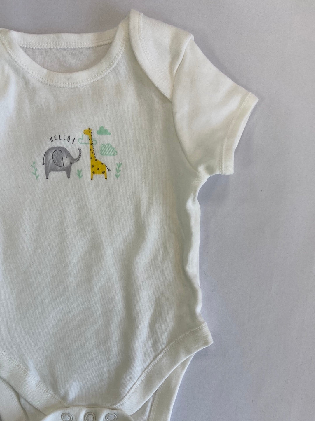 OTHERS. White giraffe elephant bodysuit, size 3m