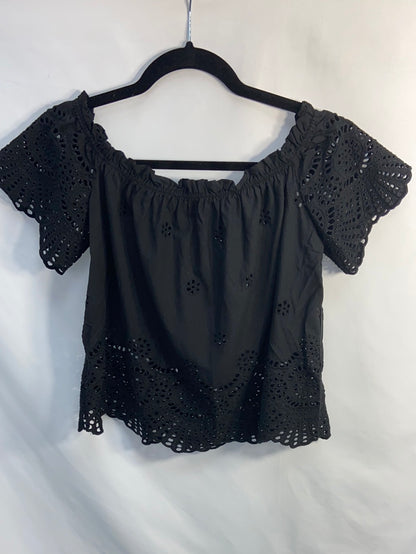 STRADIVARIUS. Top cuello barco troquelado T.M