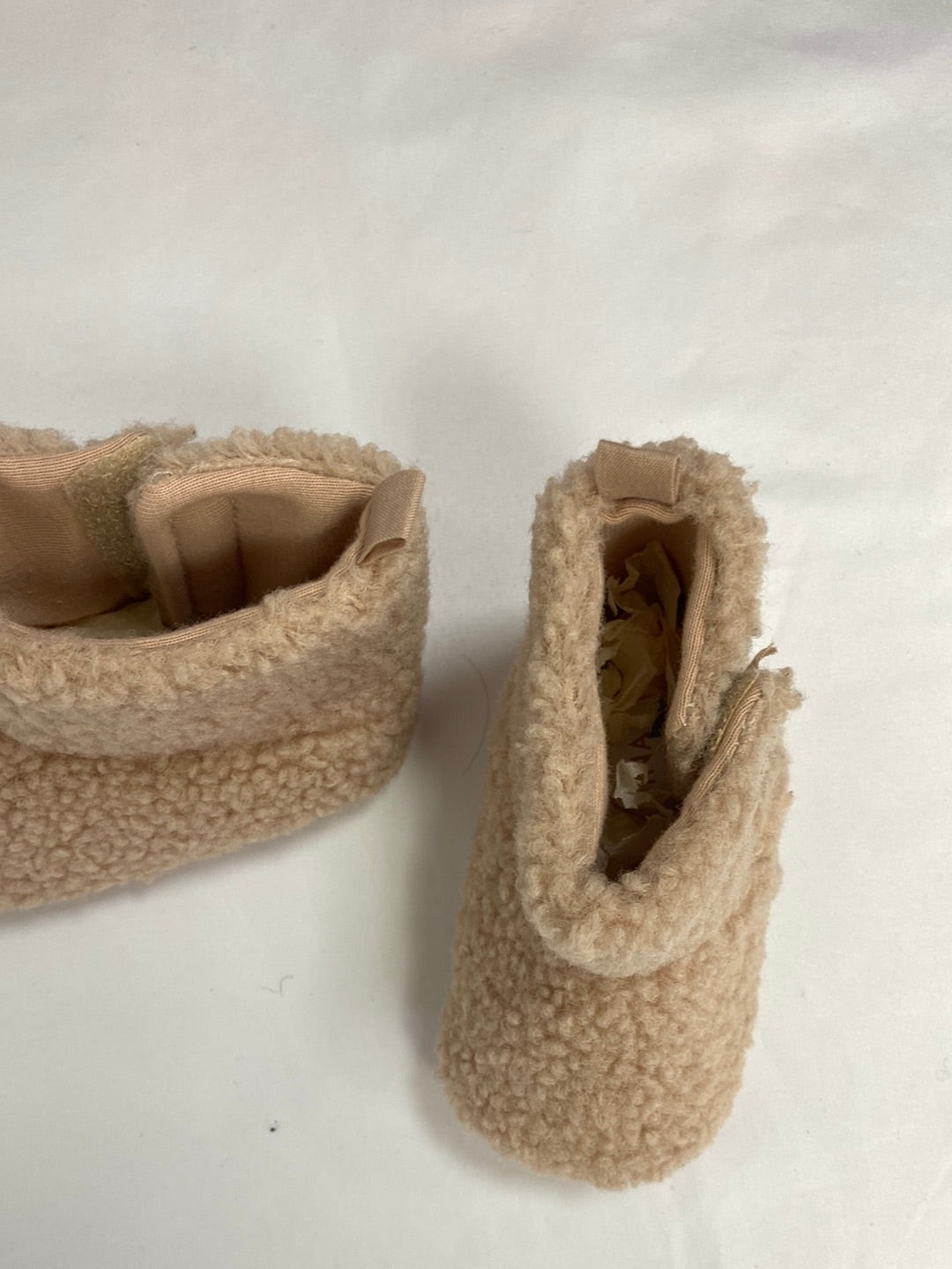 MarketDISNEY.Zapatillas borrego 9 meses