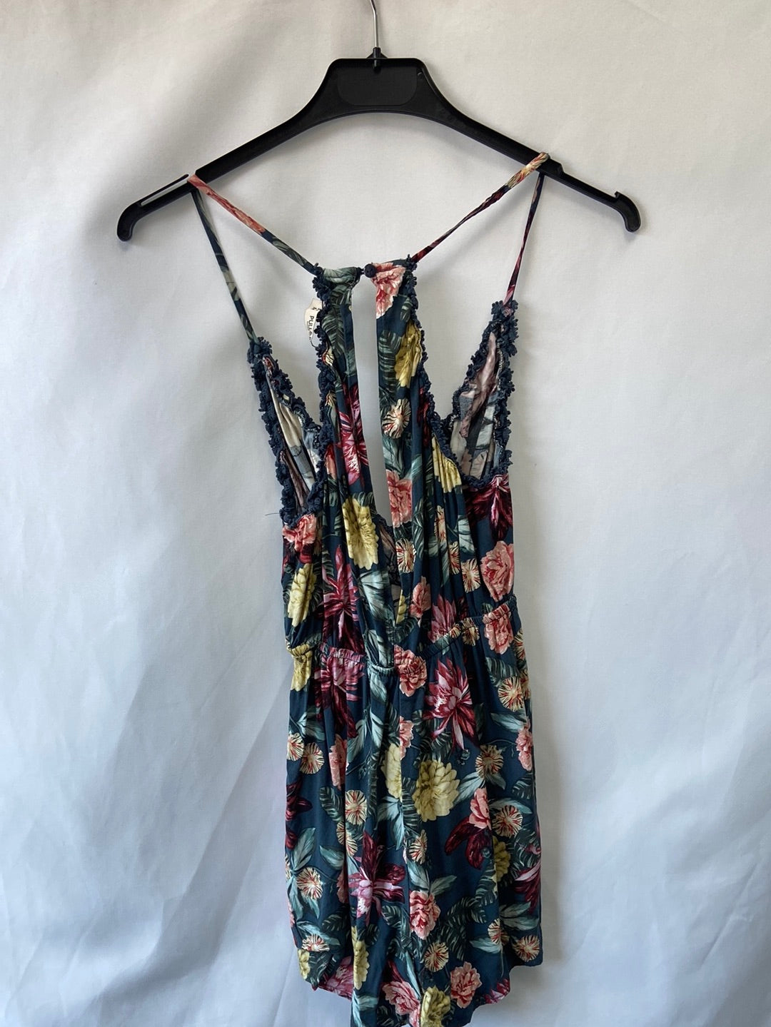 PULL&amp;BEAR. Short floral jumpsuit TM(s)