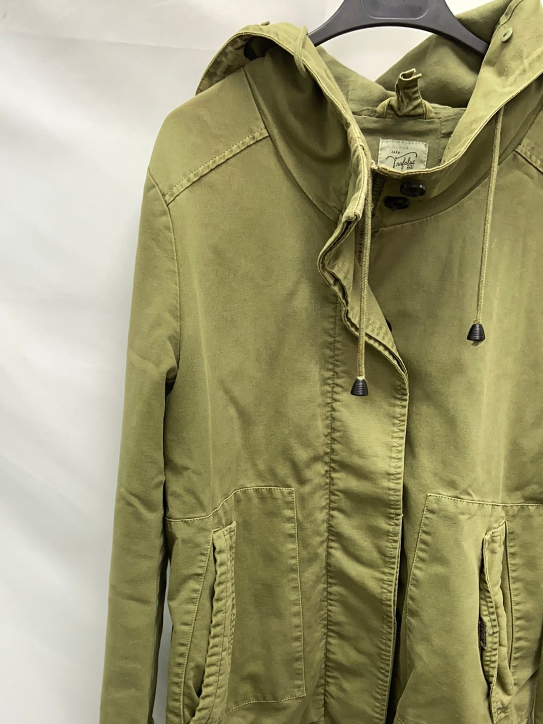 ZARA.Cazadora verde caza T.L