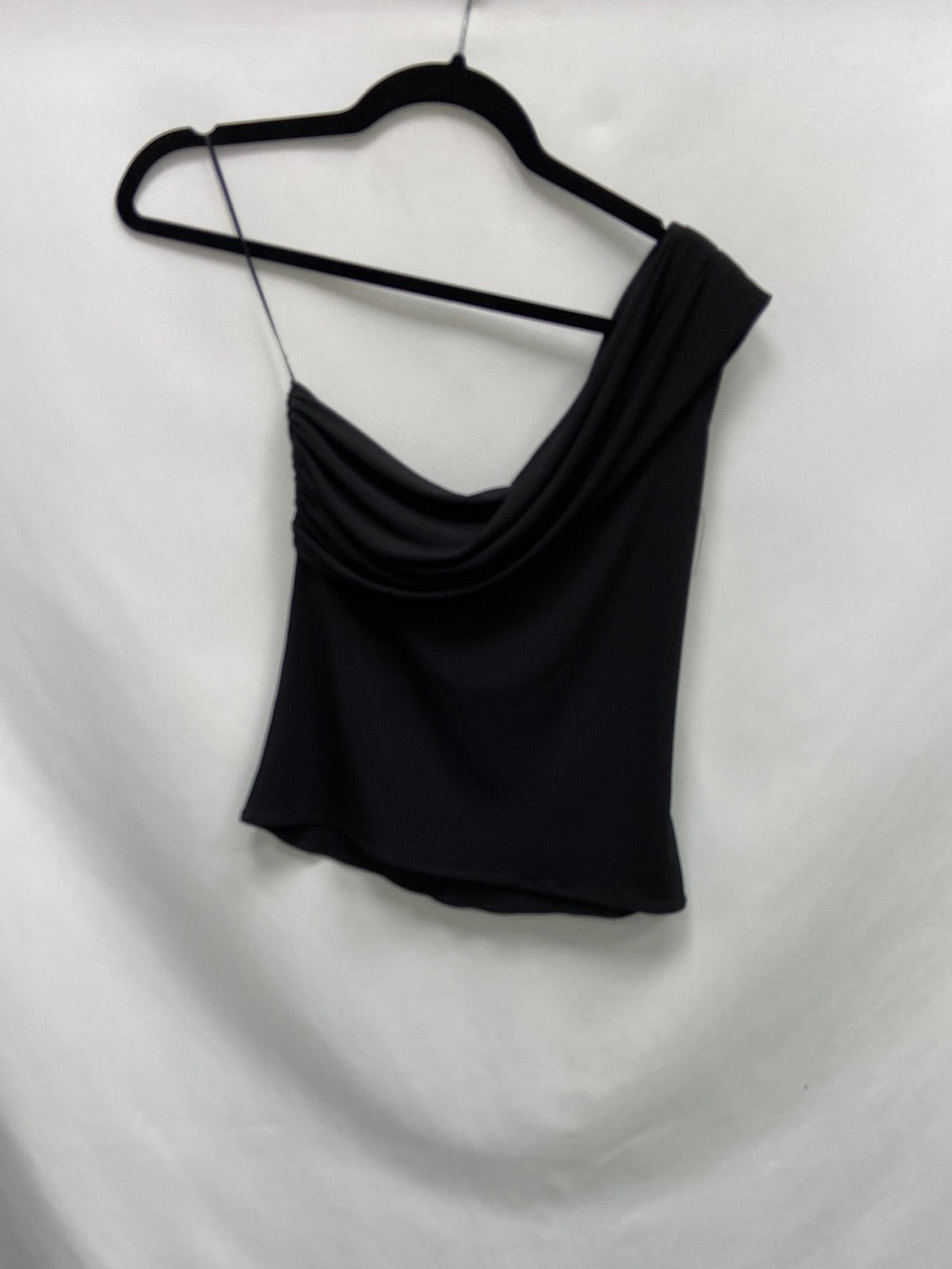 MarketVENENO EN LA PIEL.Top negro asimétrico T.36