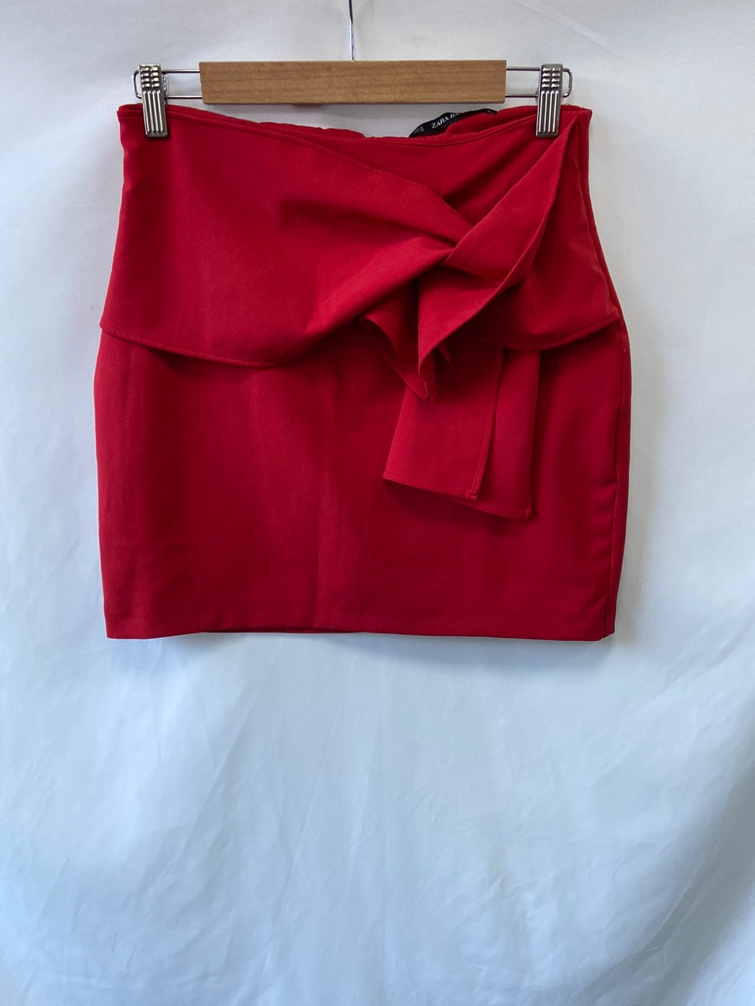 ZARA.Falda roja nudo T.M