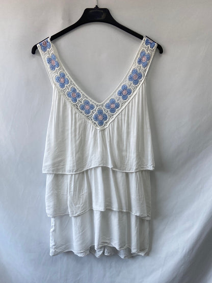 OTRAS.Top blanco volantes croché T.L