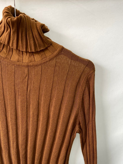 ZARA.Jersey punto camel cuello vuelto T.s