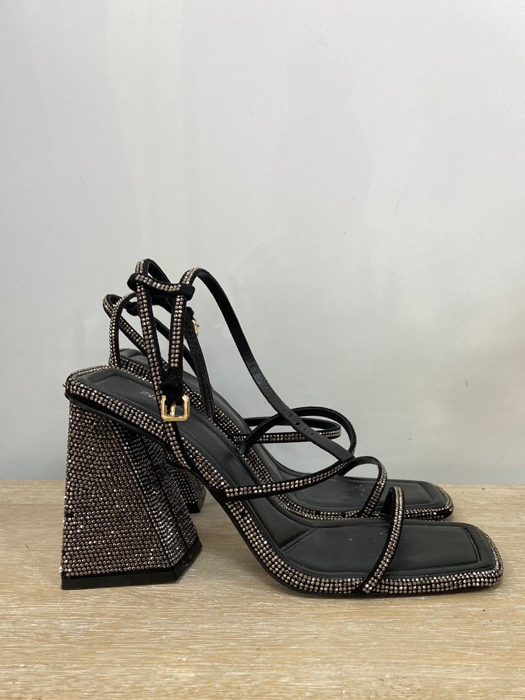 ZARA.Sparkly sandals S.39 (Tara)