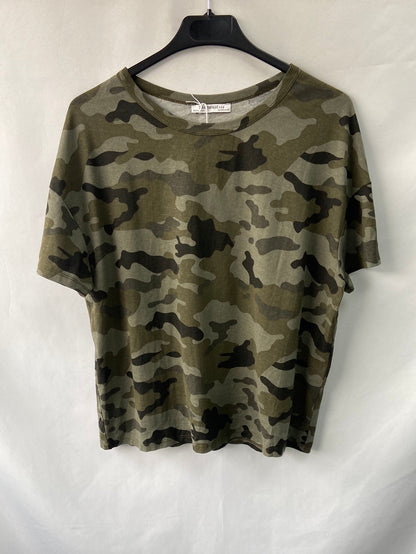 ZARA. Camiseta camuflaje T.s