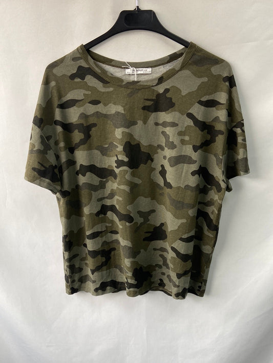 ZARA. Camiseta camuflaje T.s
