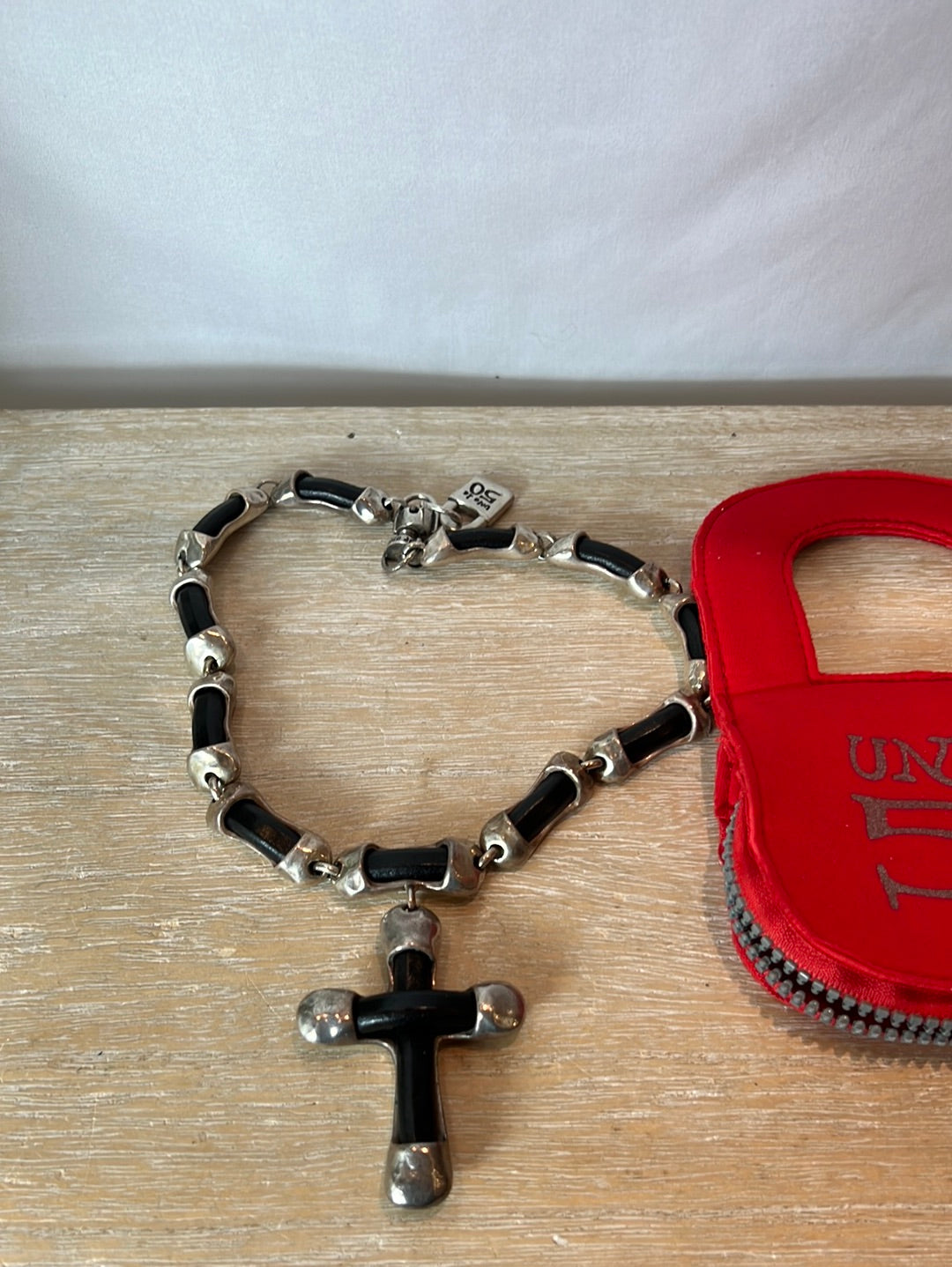 UNO DE 50. Collar cruz