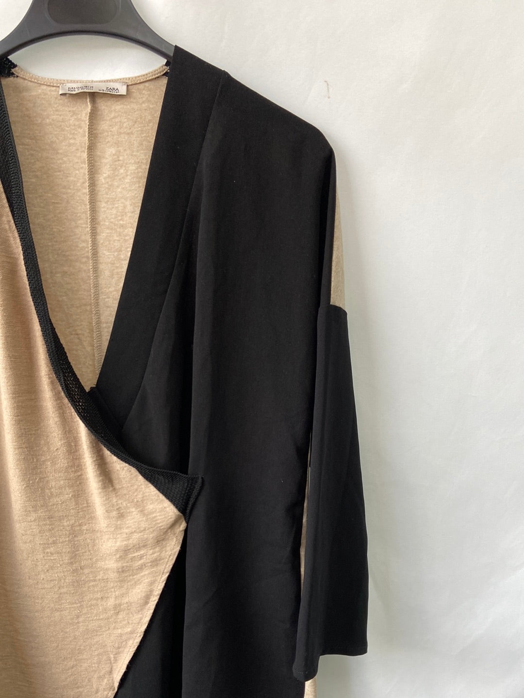 ZARA.Top bicolor doble textura T.S