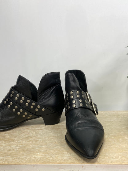 CORTEFIEL. Black studded leather ankle boots, size 39