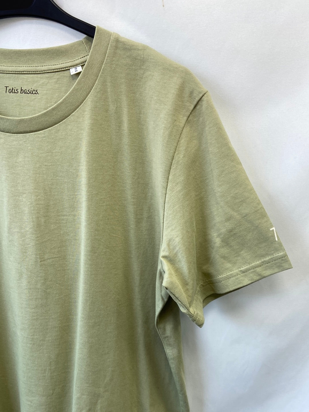 TOTIS BASICS.Pastel green t-shirt Ts