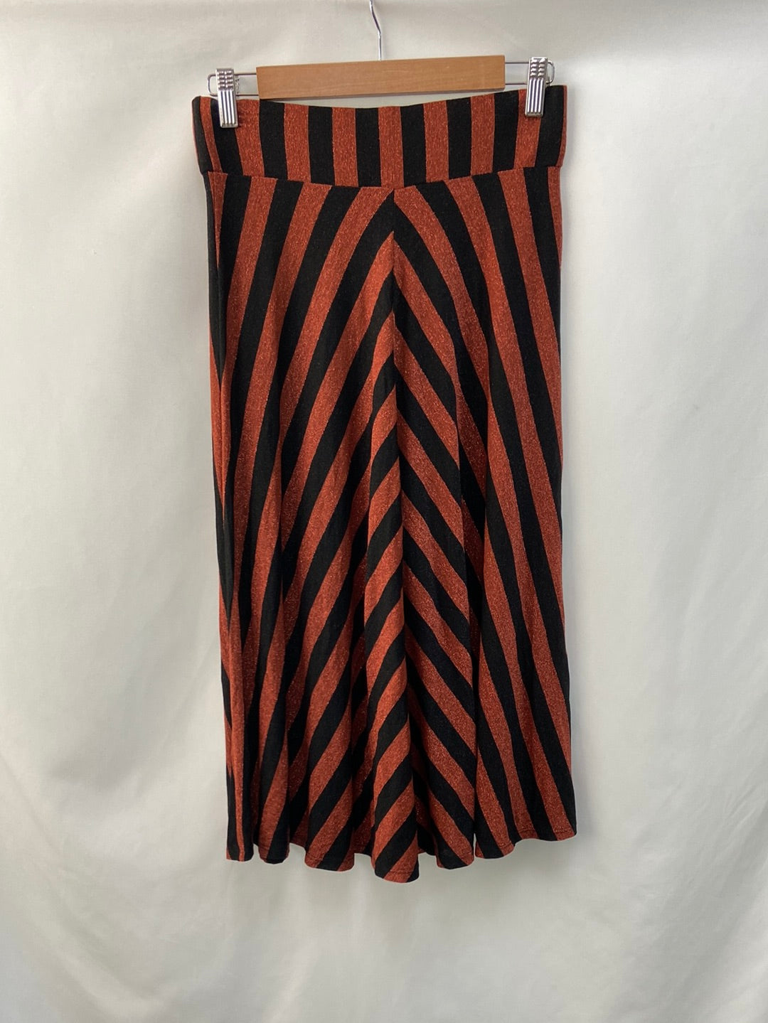 TRUCCO. falda midi rayas T.M