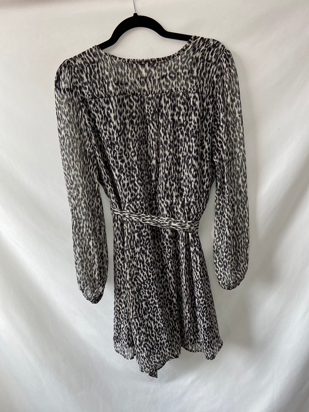 ZARA.Vestido cruzado animal print T.L