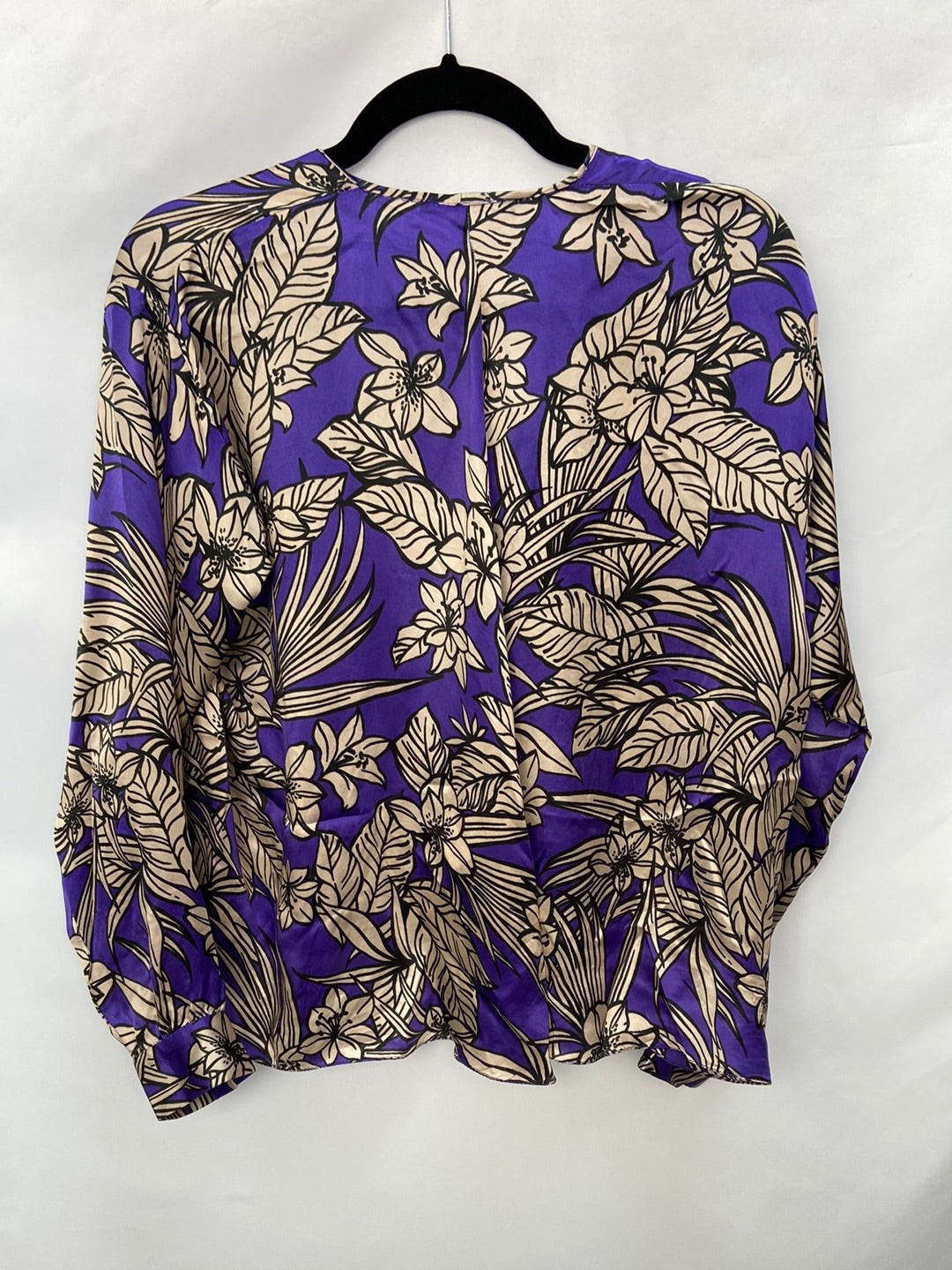ROBERTO TORRETA.Blusa seda escote amplio cruzada T.38