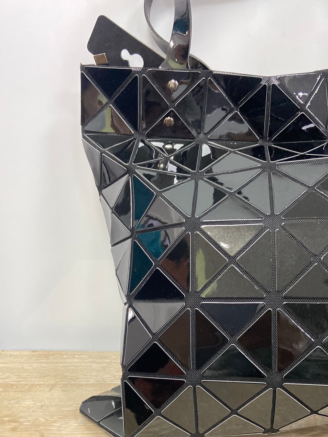 OTRAS.Bolso negro geométrico shopper