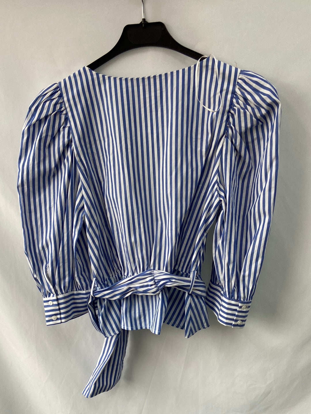 ZARA.Blusa rayas cinturón y mangas abullonadas T.S