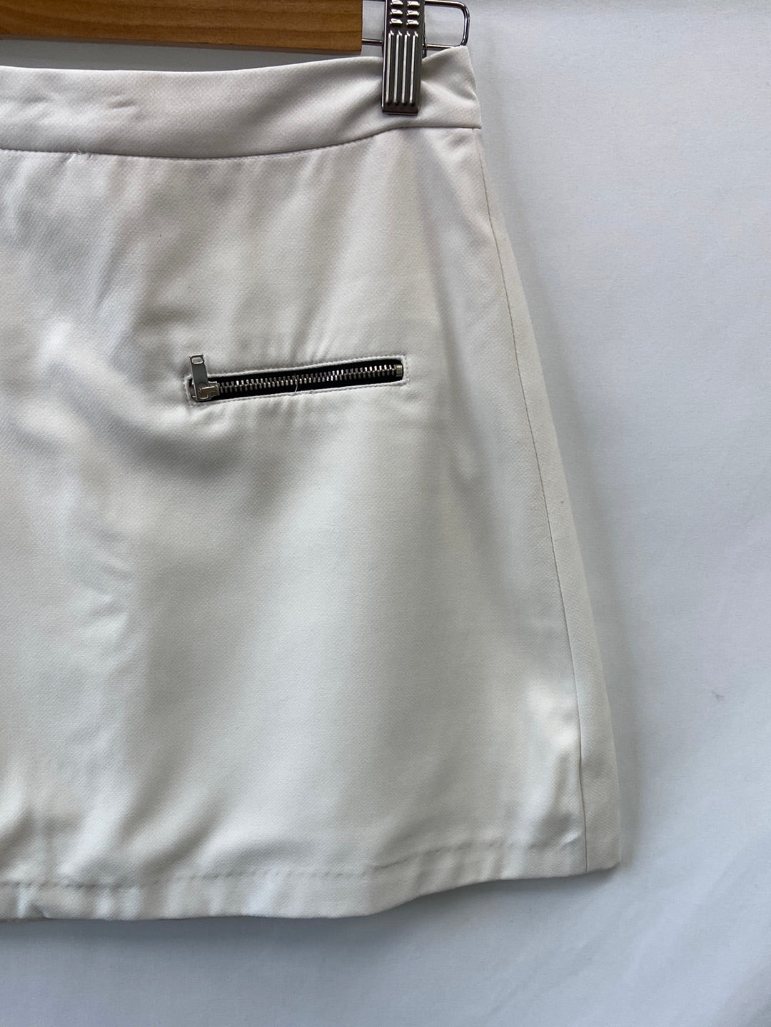 ZARA.Falda corta blanca T.S