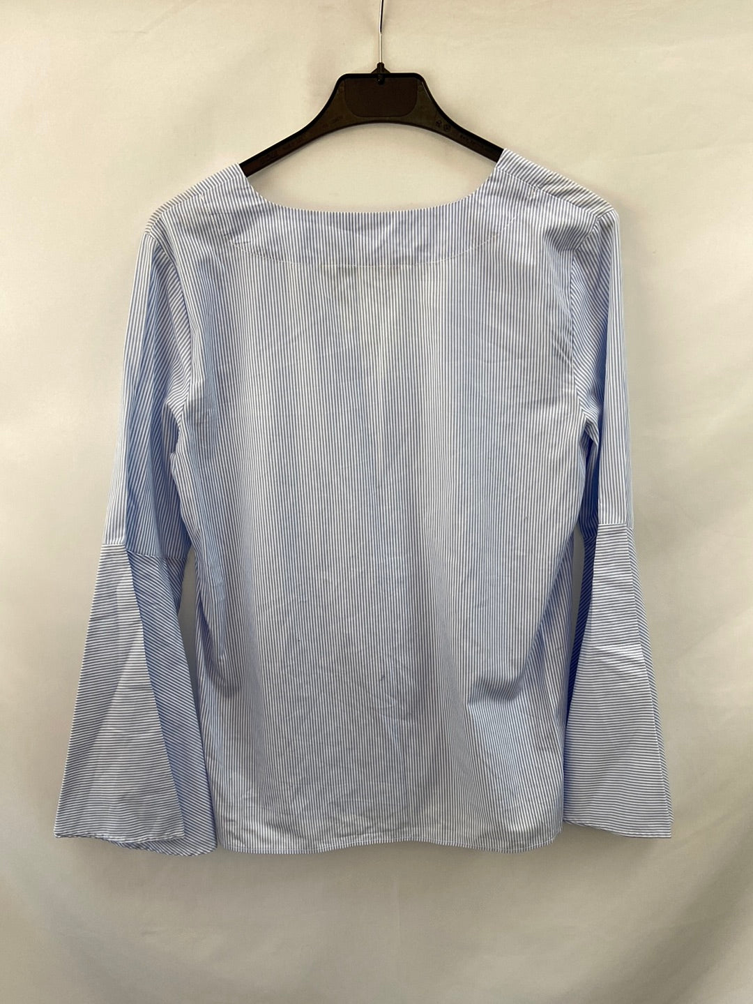 ZARA. Blusa rayas mangas volantes T.xs