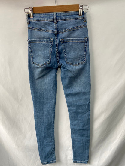 MANGO.Pantalones pitillo clásicos T.32