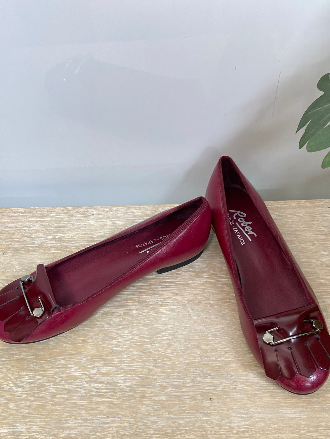 ROBER. Burgundy leather ballerina shoe size 39